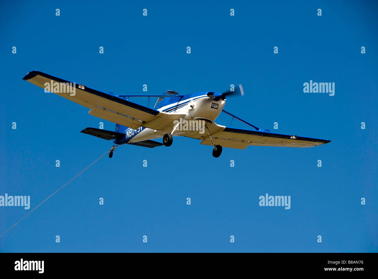 Tow plane on return after launching glider hires stock photography and