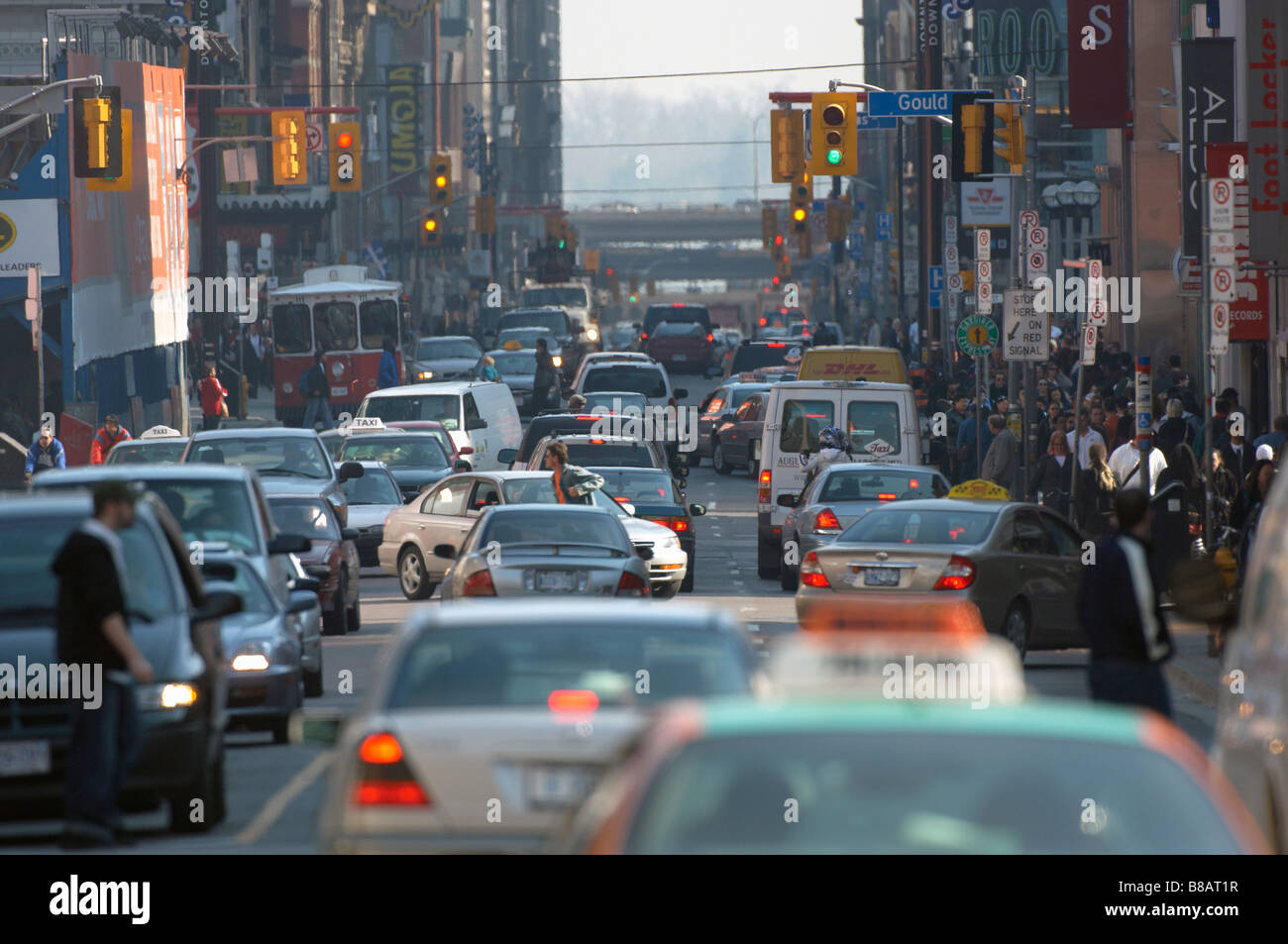 Busy location hi-res stock photography and images - Alamy
