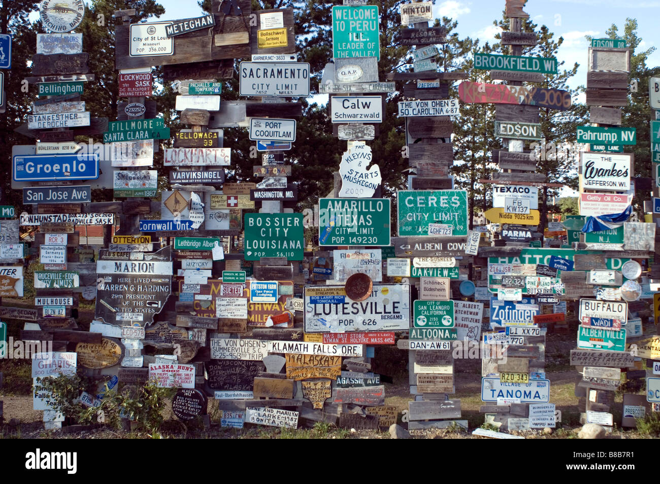 Sign Post est, Watson Lake, Yukon Stock Photo Alamy