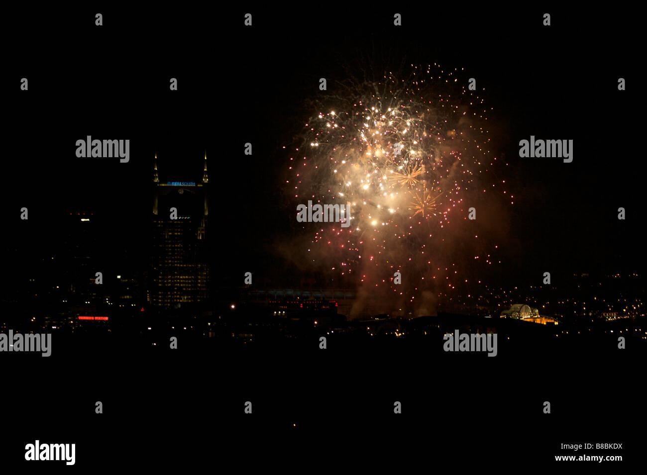 Fireworks over nashville skyline on 4th of july Stock Photo Alamy