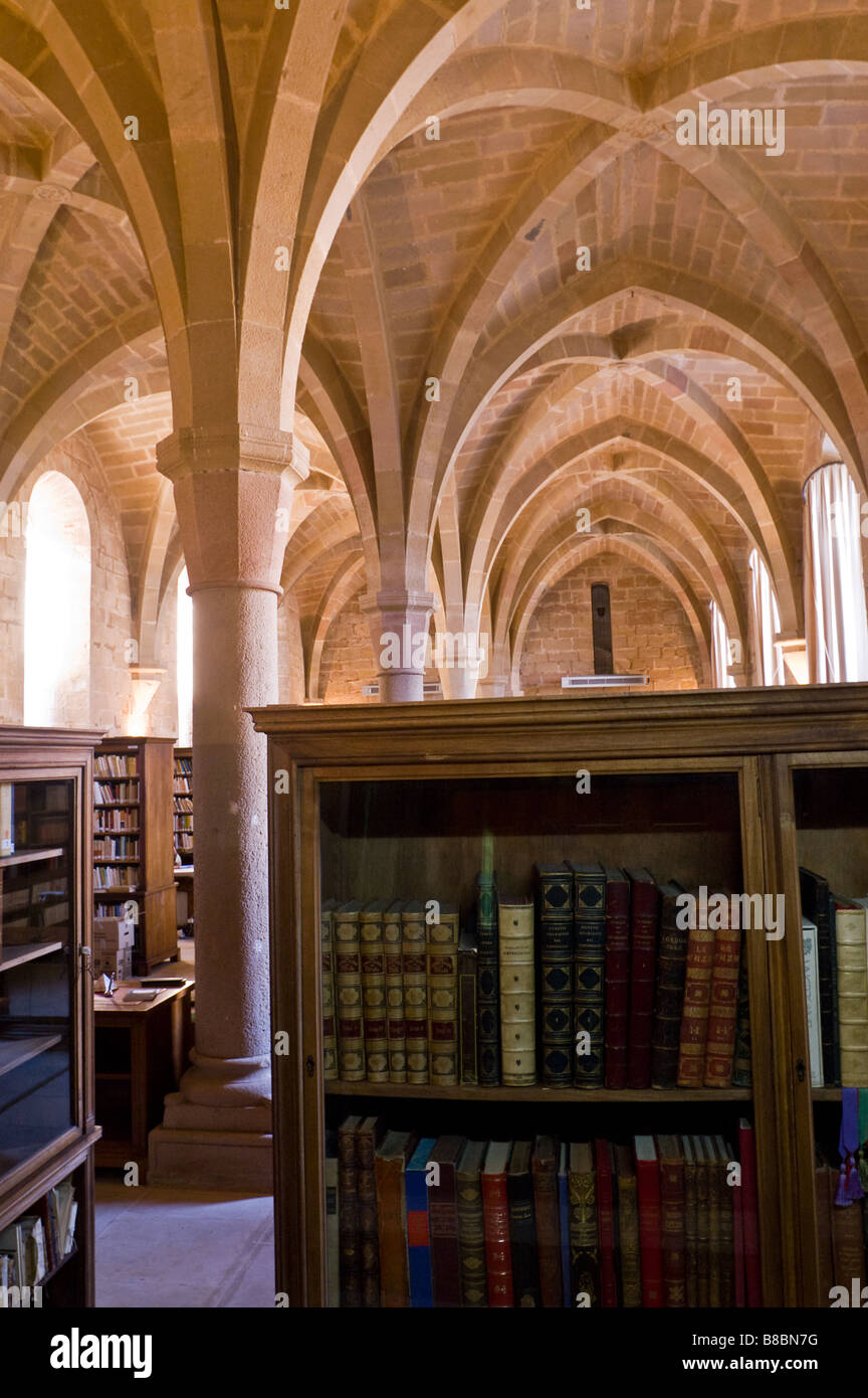 Medieval hall library hi-res stock photography and images - Alamy