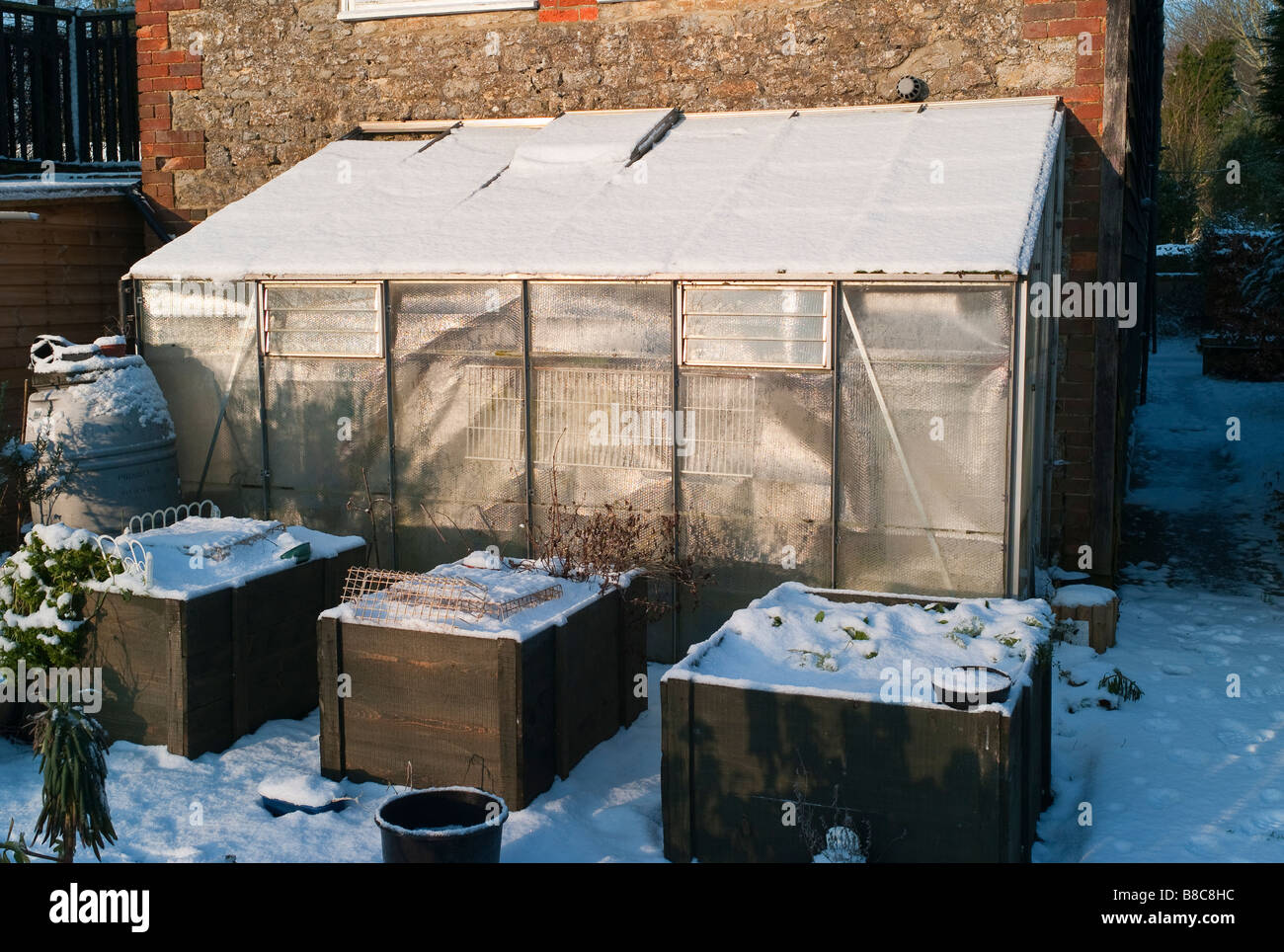 Blanket of insulated bubble wrap hi res stock photography and images Alamy