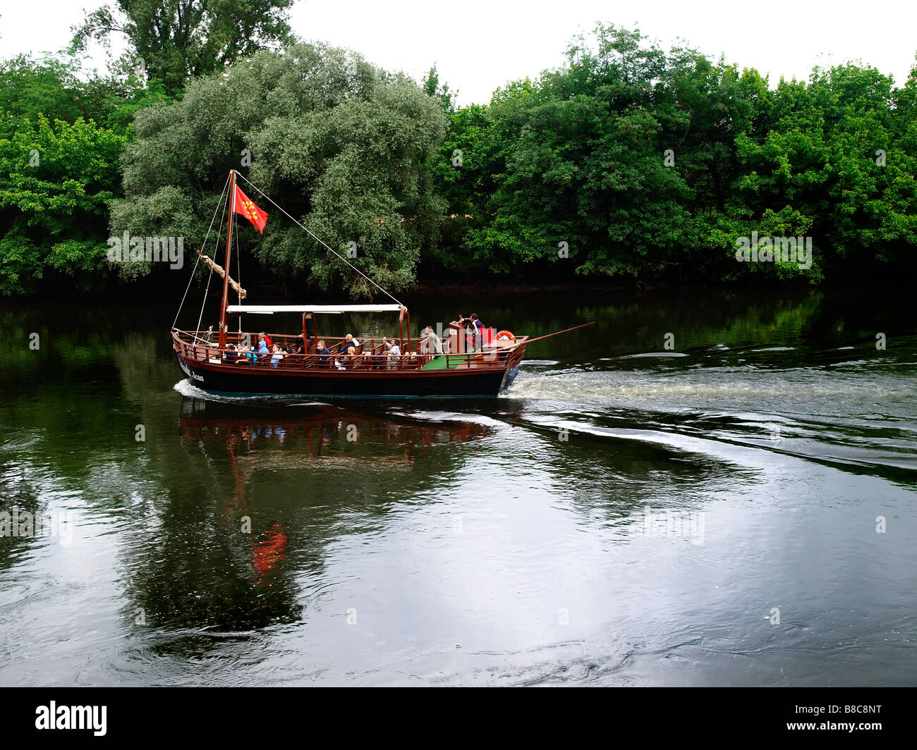 River boat on the Dordogne near the village of La Rocque-Gageac Stock Photo