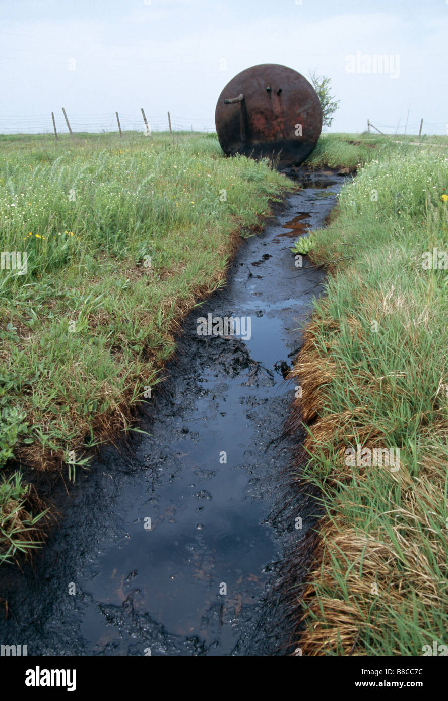 OIL DRUM LEAKING Stock Photo Alamy