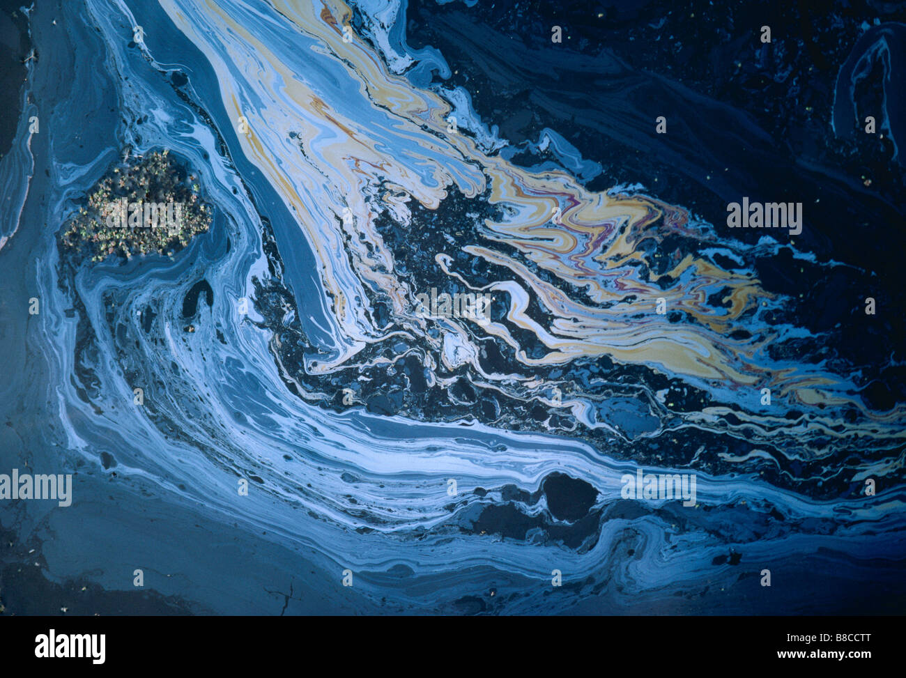 Oil spill water hi-res stock photography and images - Alamy