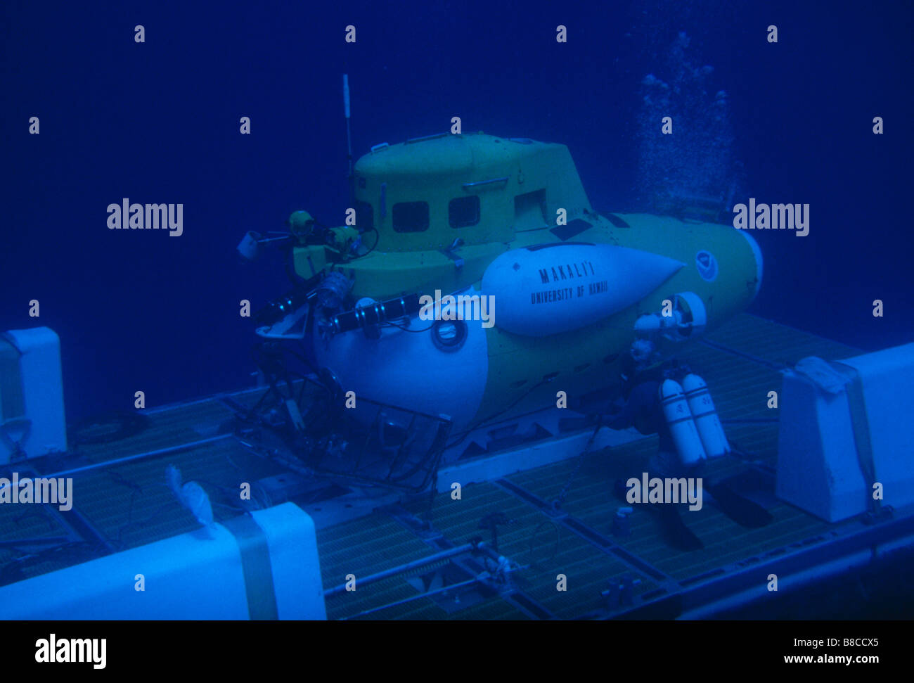 Deep sea diving submersible hi-res stock photography and images - Alamy