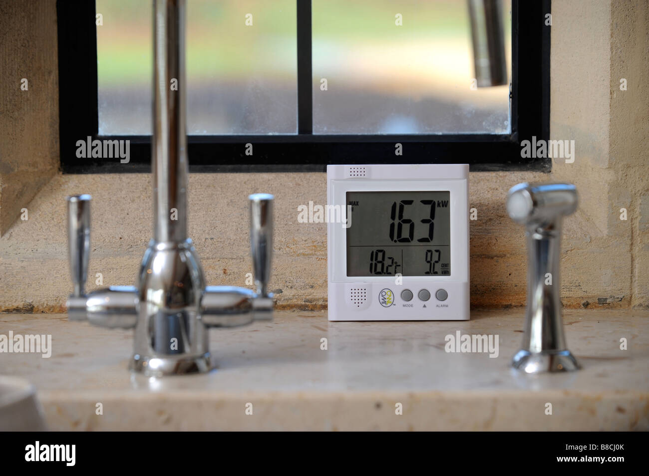 Energy monitor home hi-res stock photography and images - Alamy