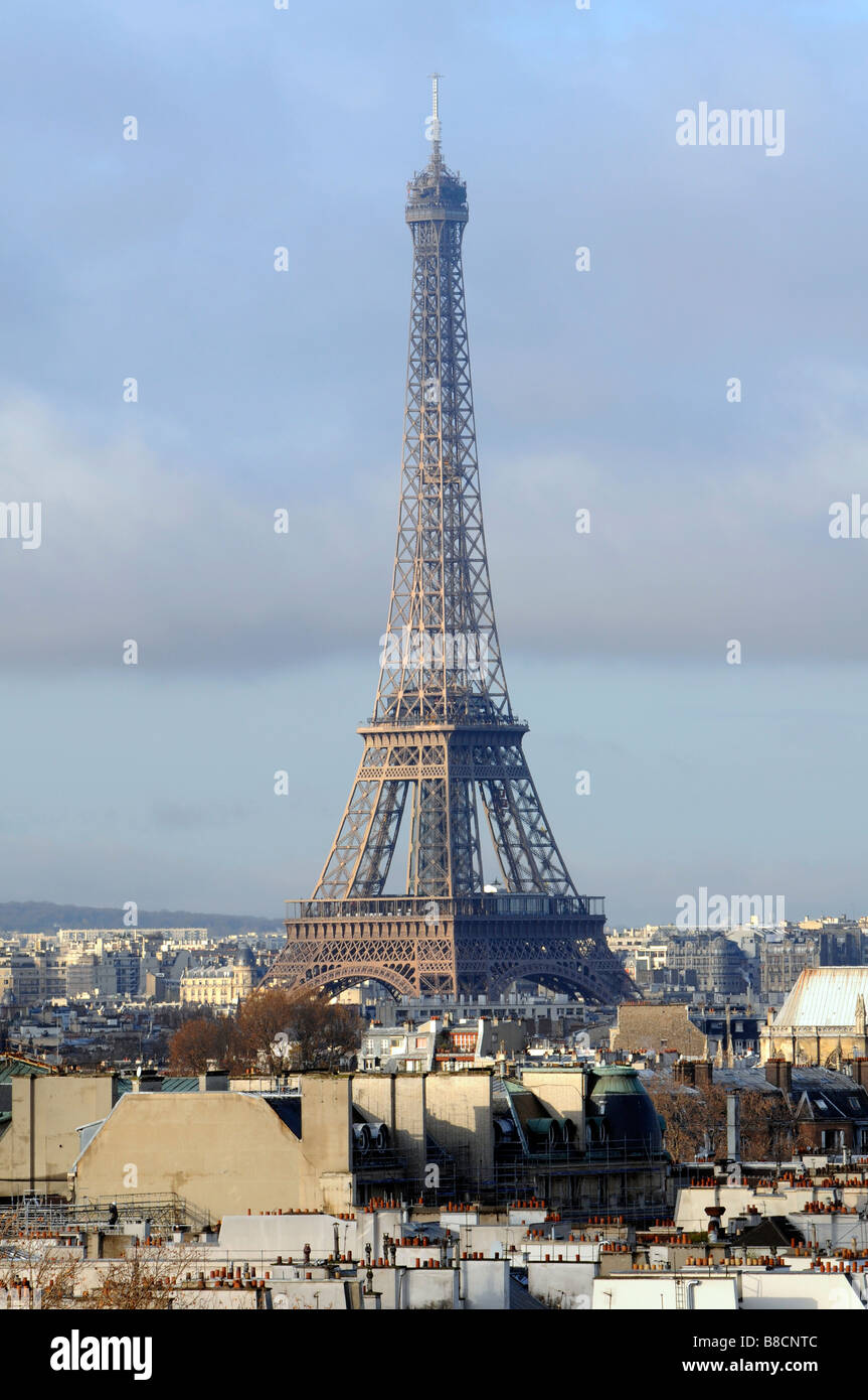 toits  de Paris la Tour Eiffel France Stock Photo