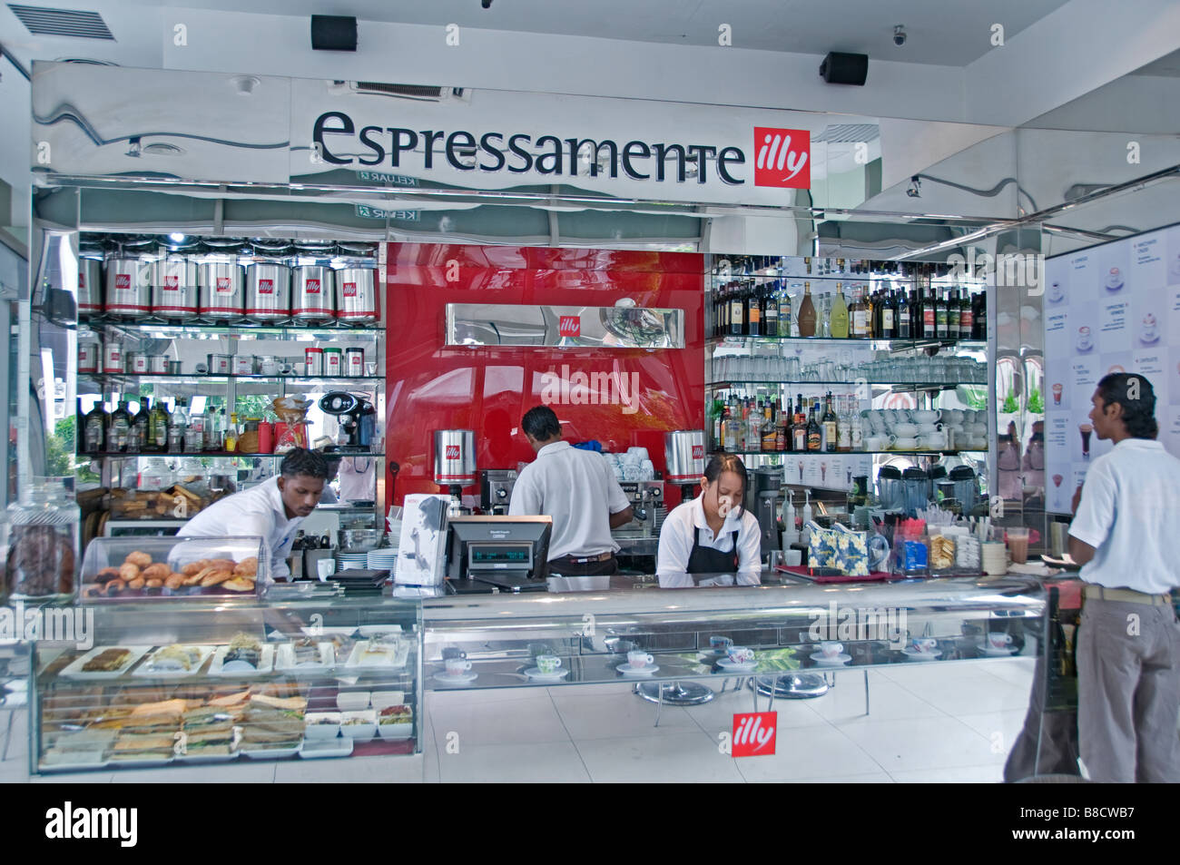 Illy Coffee High Resolution Stock Photography and Images Alamy