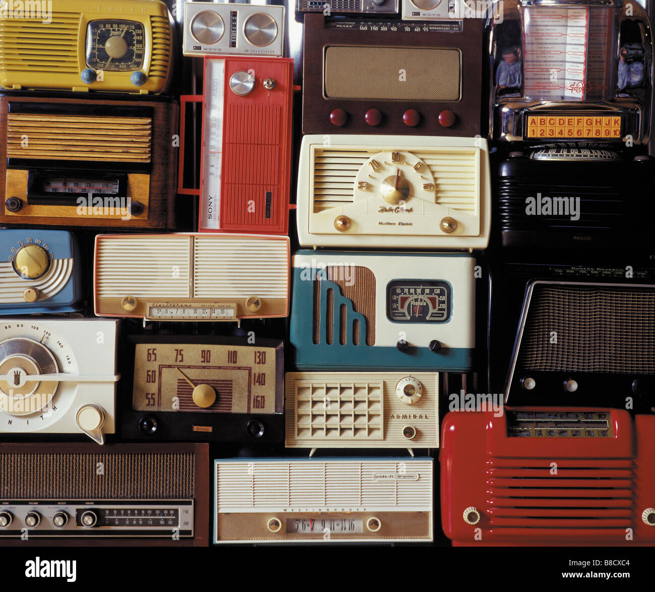 Old radios hi-res stock photography and images - Alamy