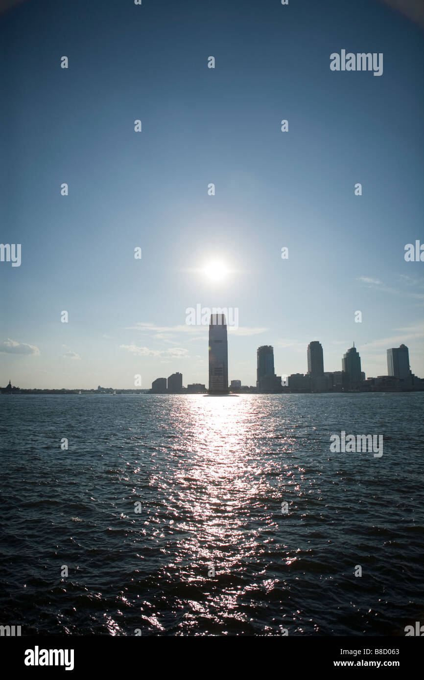 new york skyline over the east river Stock Photo - Alamy