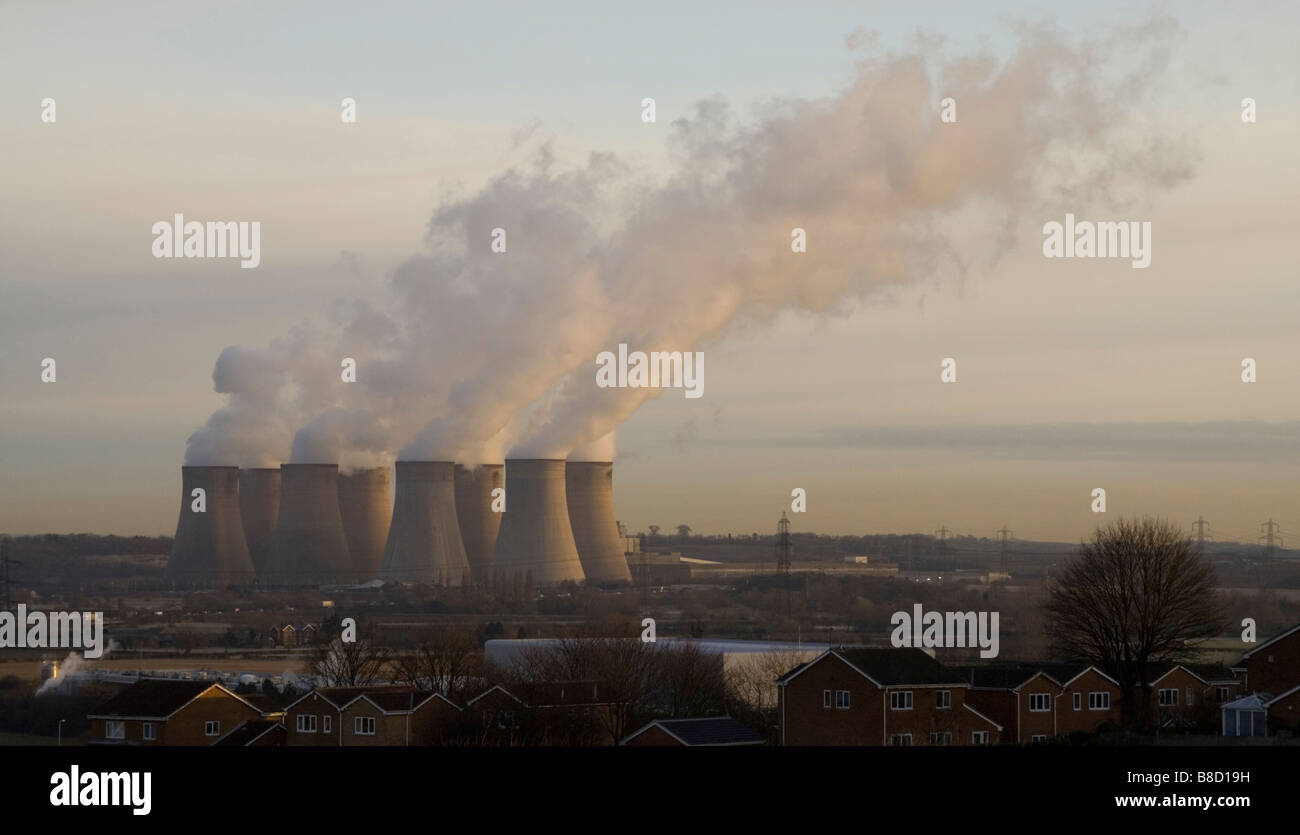 RATCLIFFE ON SOAR COALFIRED POWER STATION AT FULL POWER ON A STILL