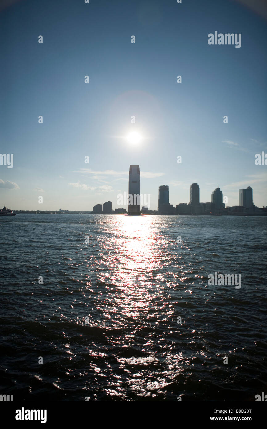 new york skyline over the east river Stock Photo - Alamy