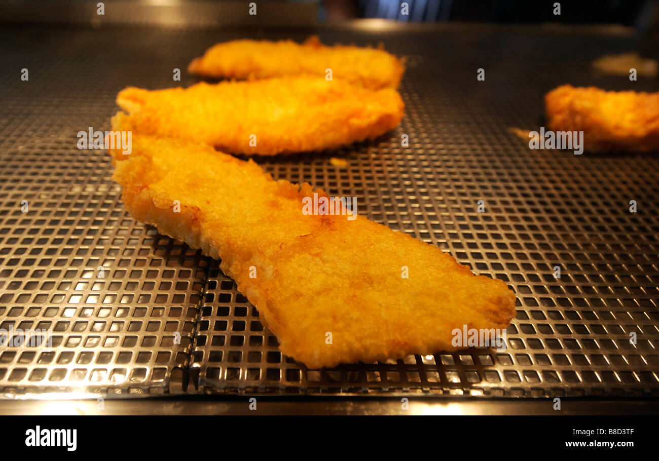 Fried fish basket hi-res stock photography and images - Page 2 - Alamy
