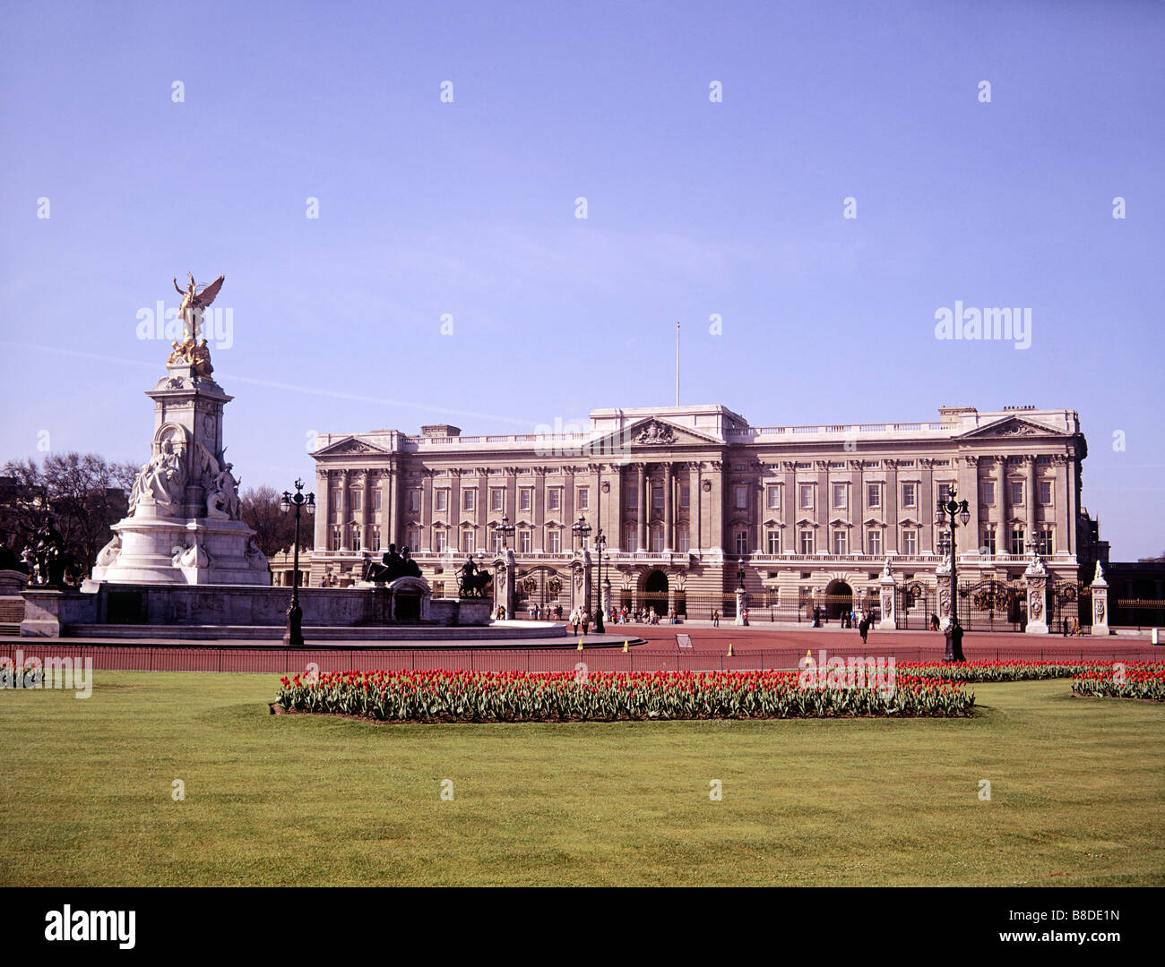 London Buckingham Palace and the Queen Victoria Memorial in early springtime. Stock Photo