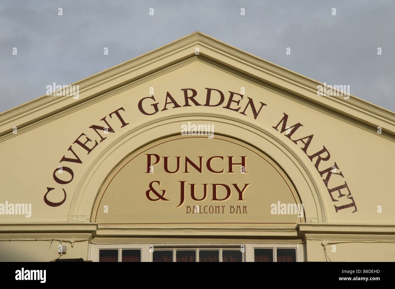 A sign above the Covent Garden Market building, Covent Garden, London. Jan 2009 Stock Photo