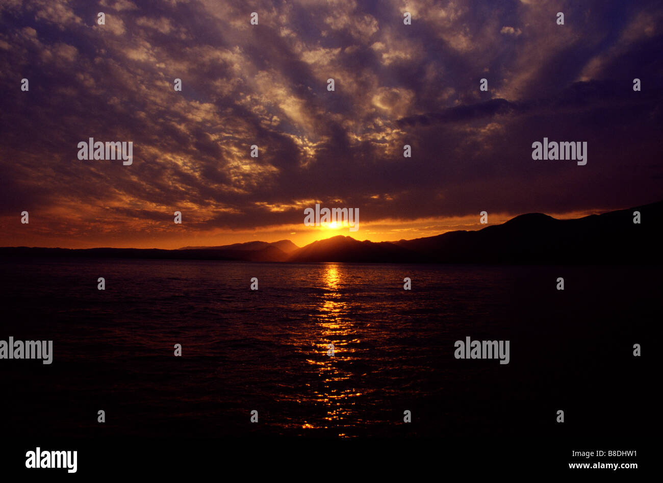 Sonnenuntergang Lake Garda Gardasee Stock Photo - Alamy