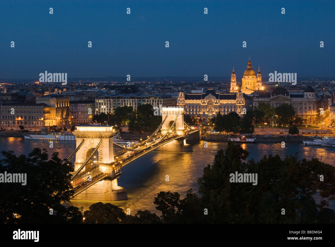Chain Bridge Attraction High Resolution Stock Photography and Images ...