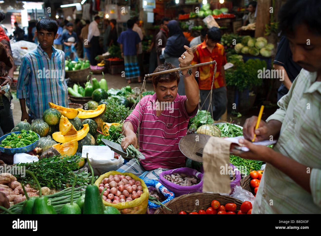 A fruit market in Gulshan district of Dhaka, Bangladesh Stock Photo