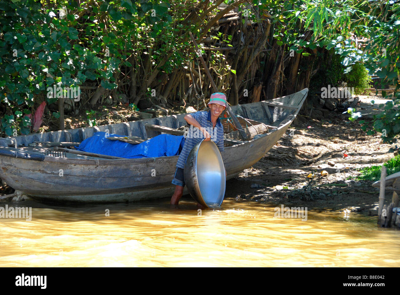 Vietnamese fisherman, Mekong Delta, Vietnam Stock Photo - Alamy