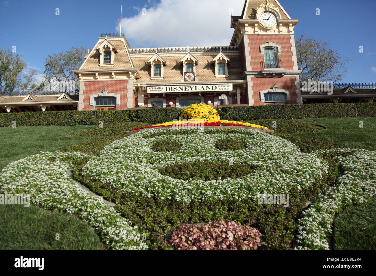 Train station at entrance to Disneyland theme park Stock Photo Alamy