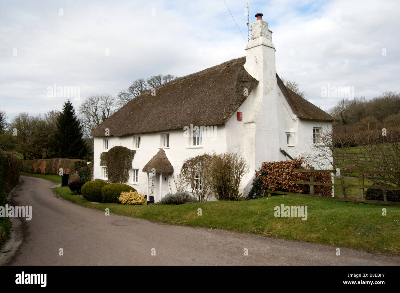 Thatched long house in Chudleigh, Devon Stock Photo Alamy