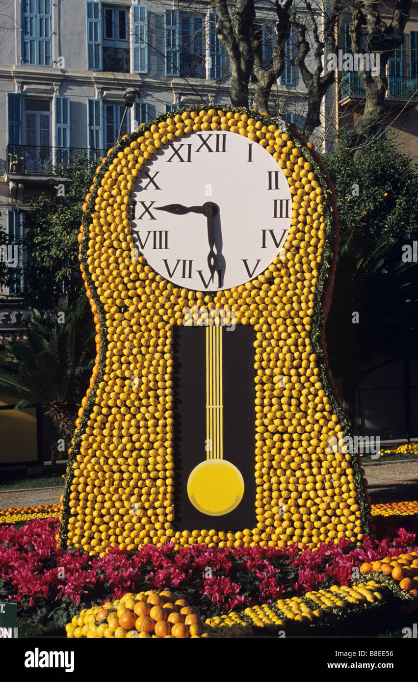 Grandfather Clock Made of Lemons, Lemon Festival, Menton, Côte d'Azur, France Stock Photo