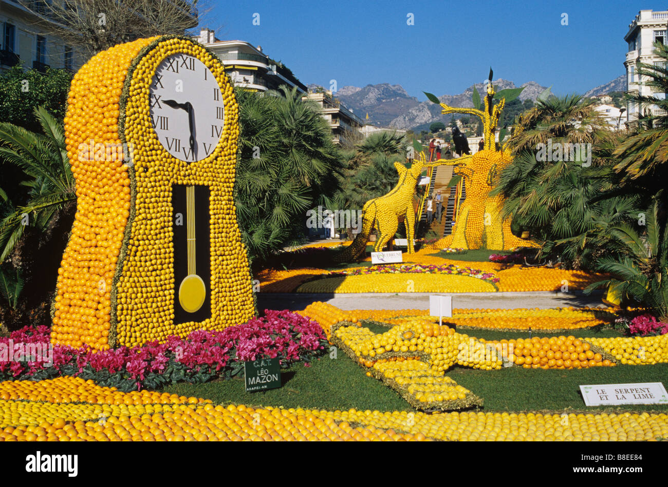 Grandfather Clock Made of Lemons & Oranges, Lemon Festival, Menton, Côte d'Azur, France Stock Photo