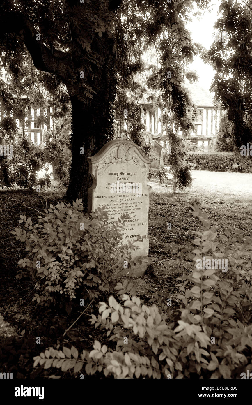 Tombstone in a Kent churchyard, England UK Stock Photo