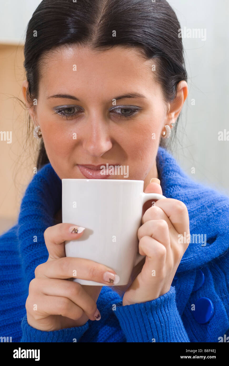 Ladies drinking afternoon tea hi-res stock photography and images - Alamy
