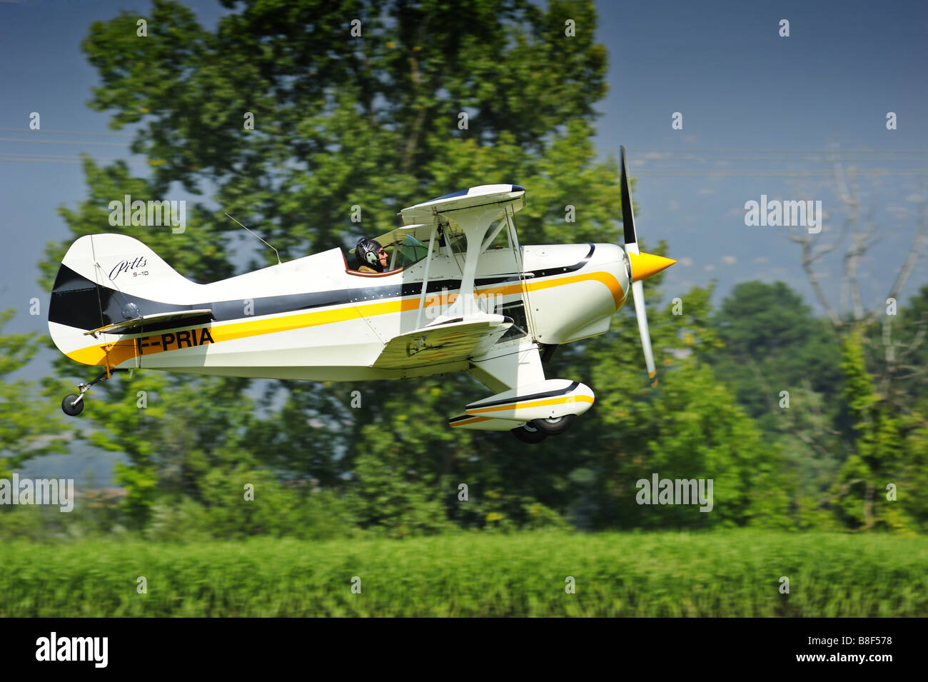 Low flying Stock Photo