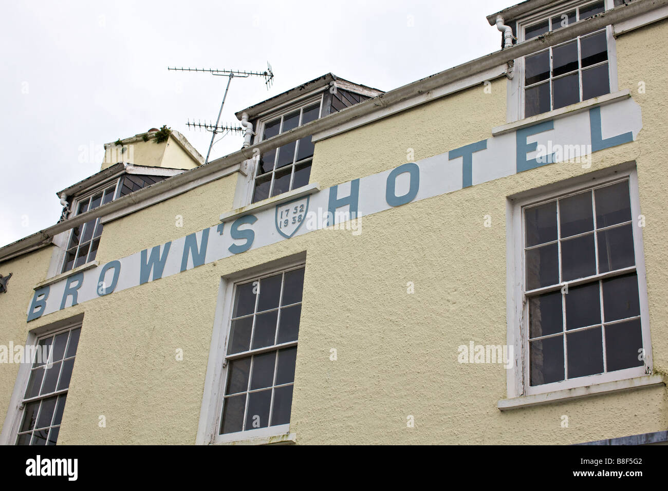 Browns Hotel, in Laugharne, south Wales – hard-drinking poet Dylan Thomas' favourite pub Stock Photo