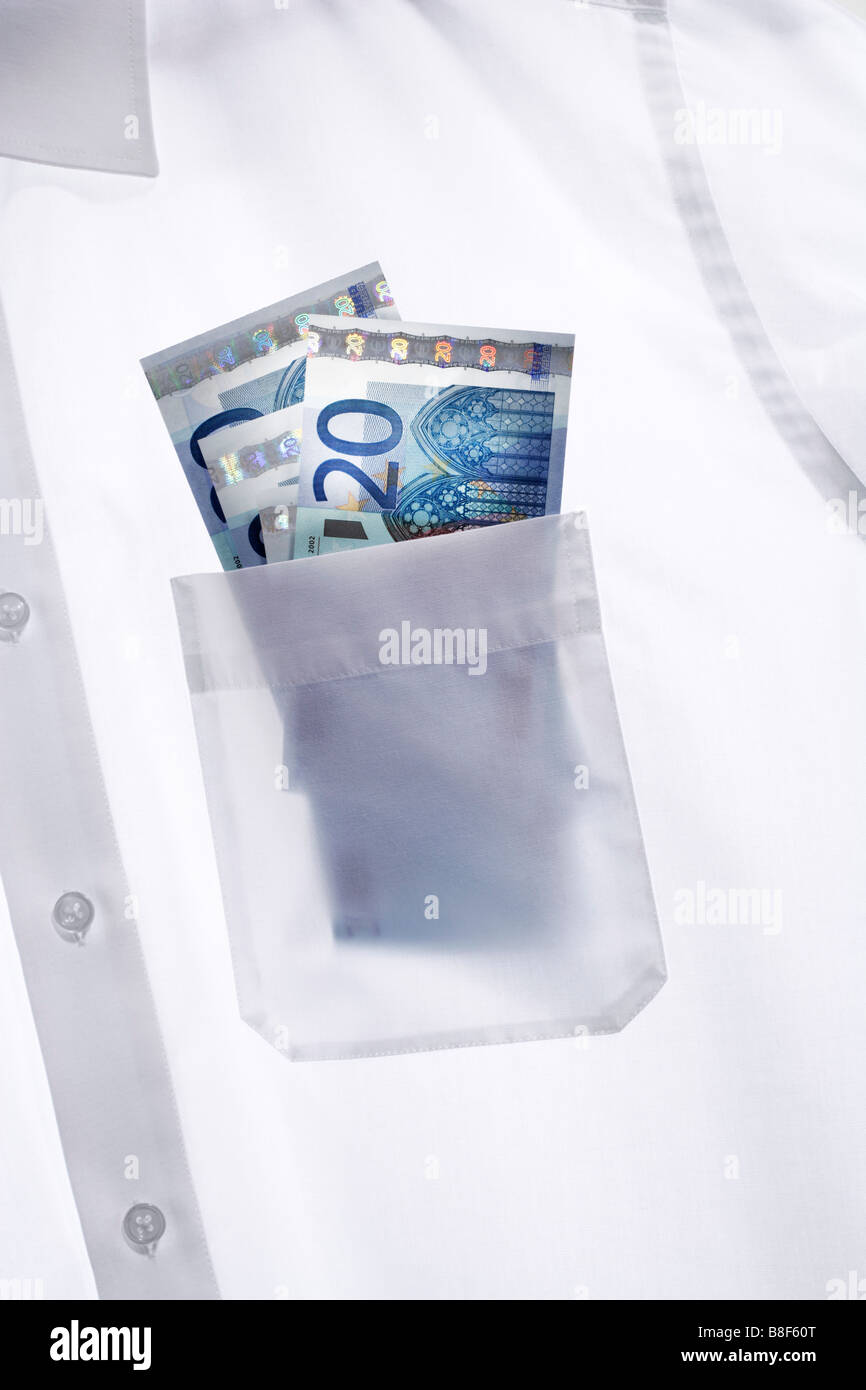 Weisses Herrenhemd mit Euroscheinen in der Hemdtasche Stock Photo