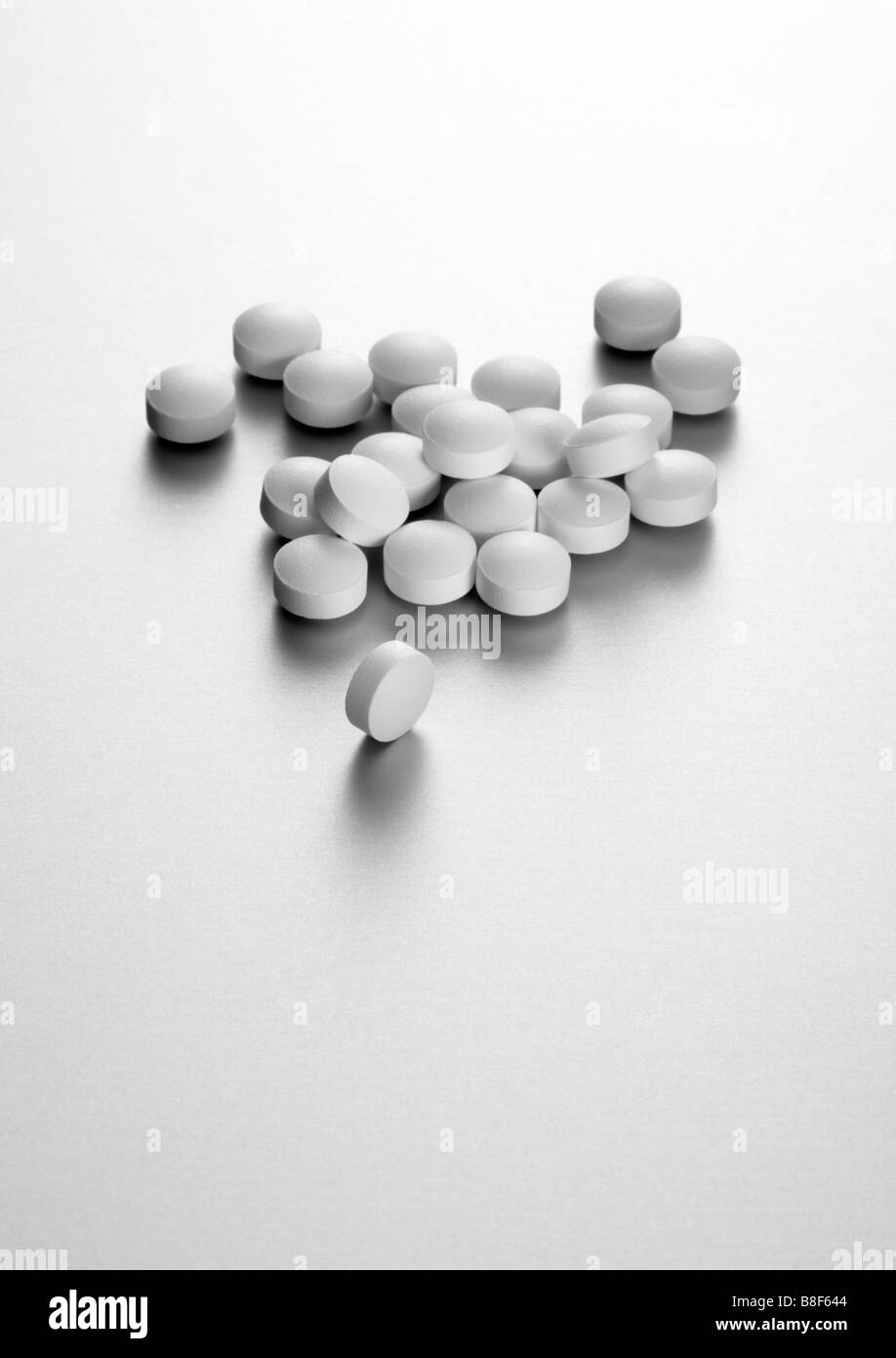 Tabletten auf neutralen Untergrund Stock Photo