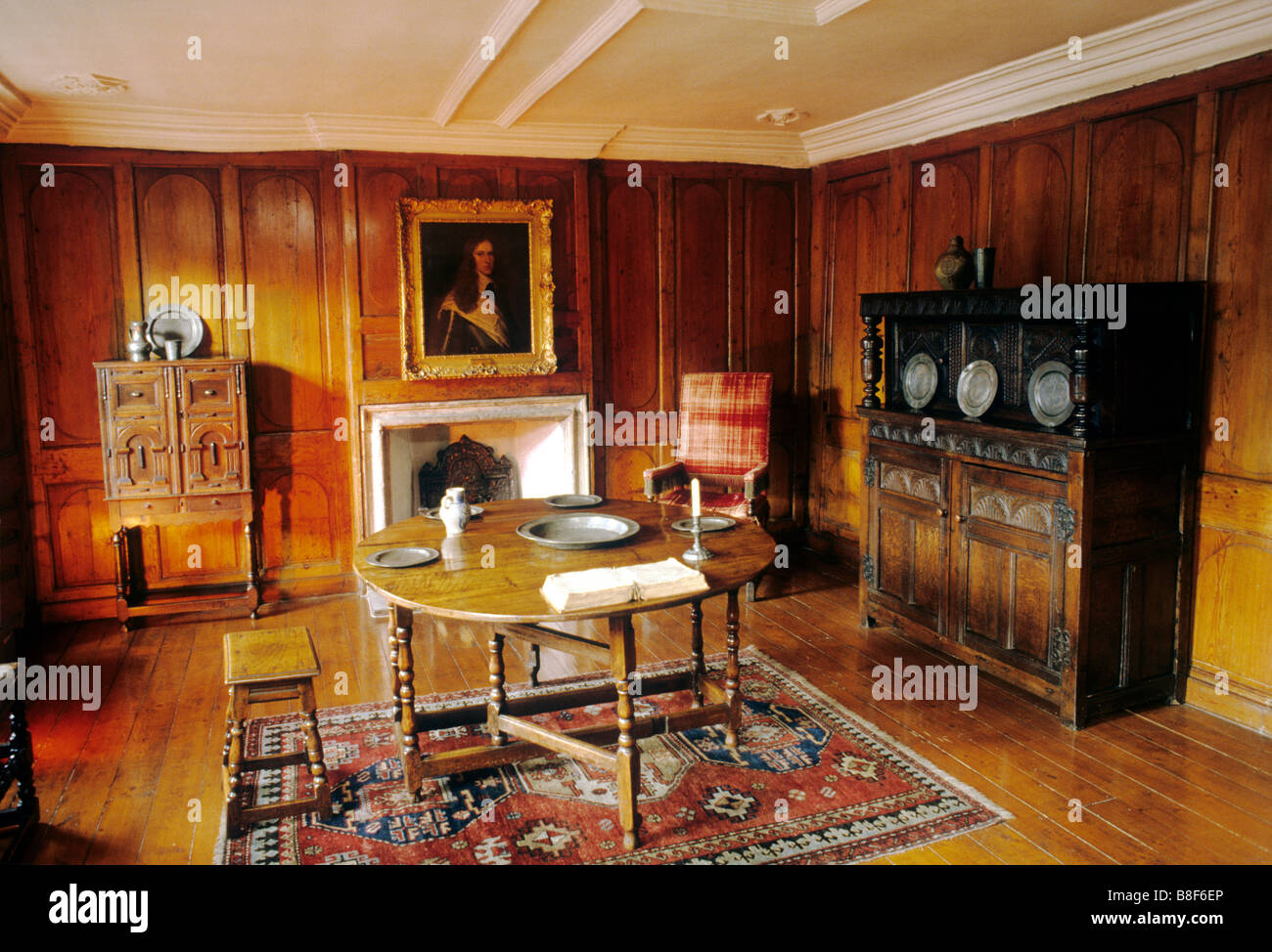 Aberdeen Provost Skeene's House 16th century interior Skeene Scotland UK period furniture furnishing Stock Photo