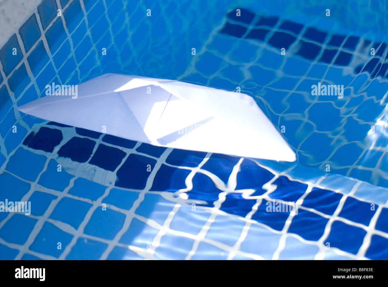 Paper sail hires stock photography and images Alamy