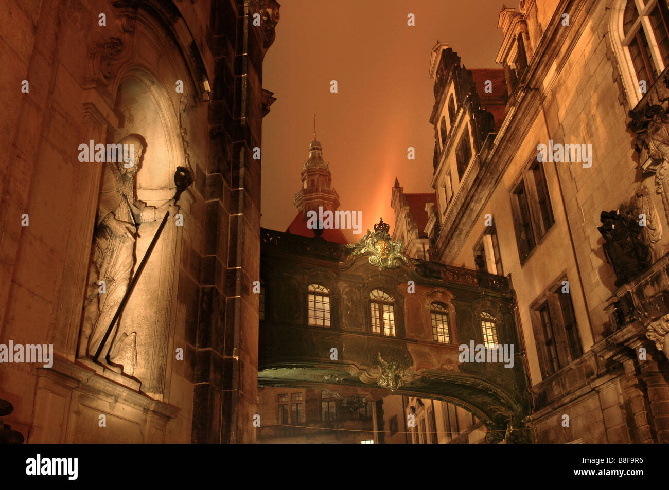 Gasse vor der Hofkirche Dresden Stock Photo