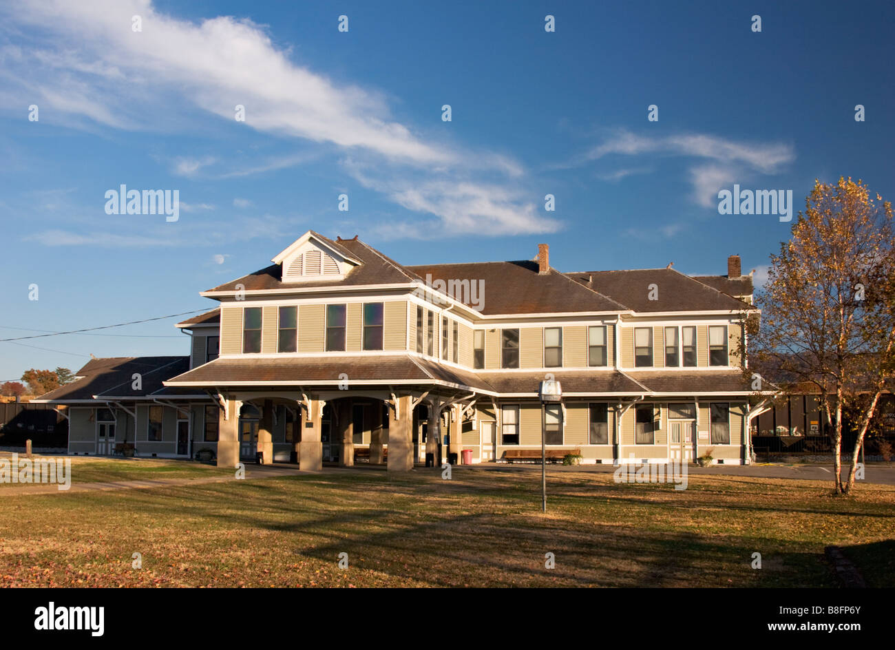 The historic Etowah Tennessee train depot Stock Photo Alamy