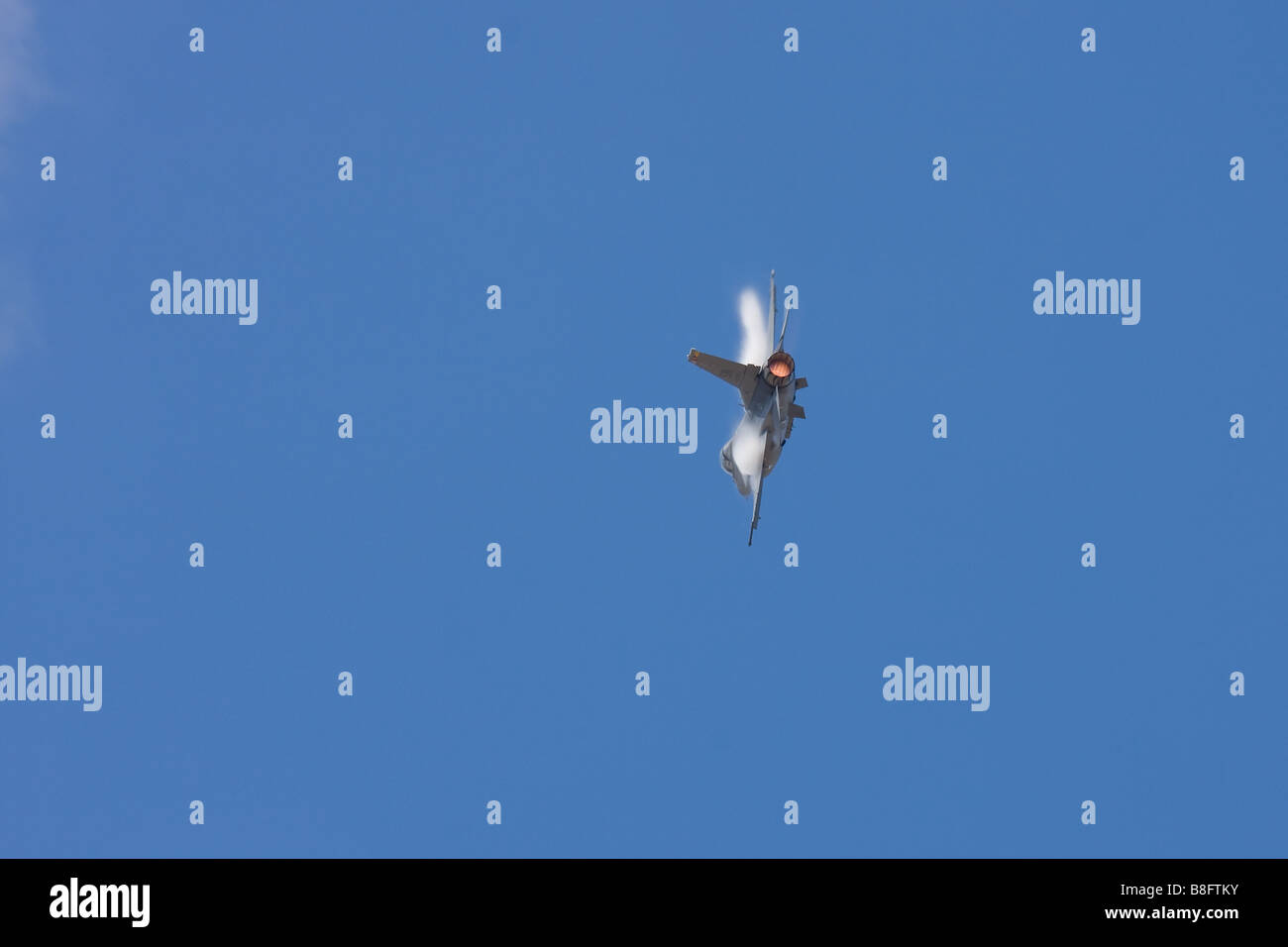 F 16 fighting falcon viper jet hi-res stock photography and images - Alamy