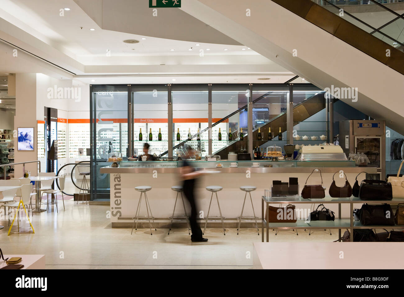 Cafe selfridges hi-res stock photography and images - Alamy