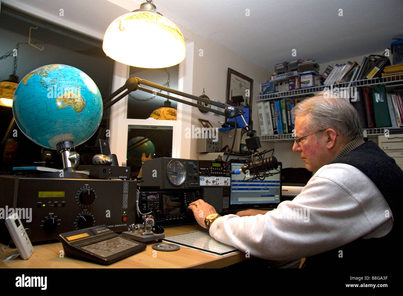 Ham radio hi-res stock photography and images - Alamy