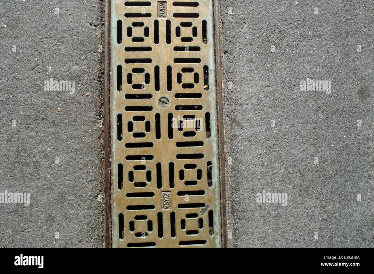 Drainage grate hires stock photography and images Alamy