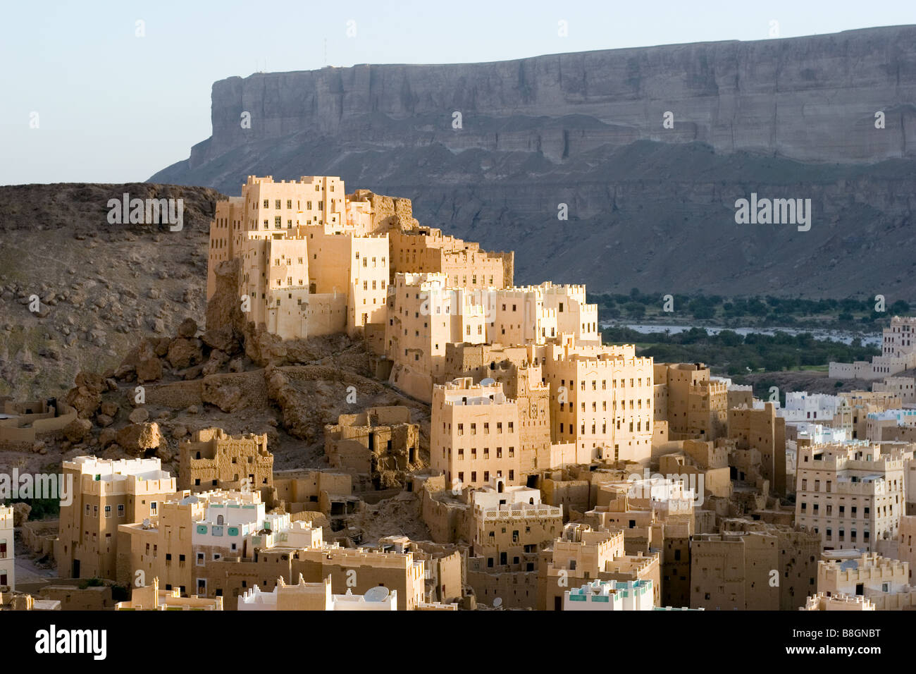village in wadi do'an yemen Stock Photo
