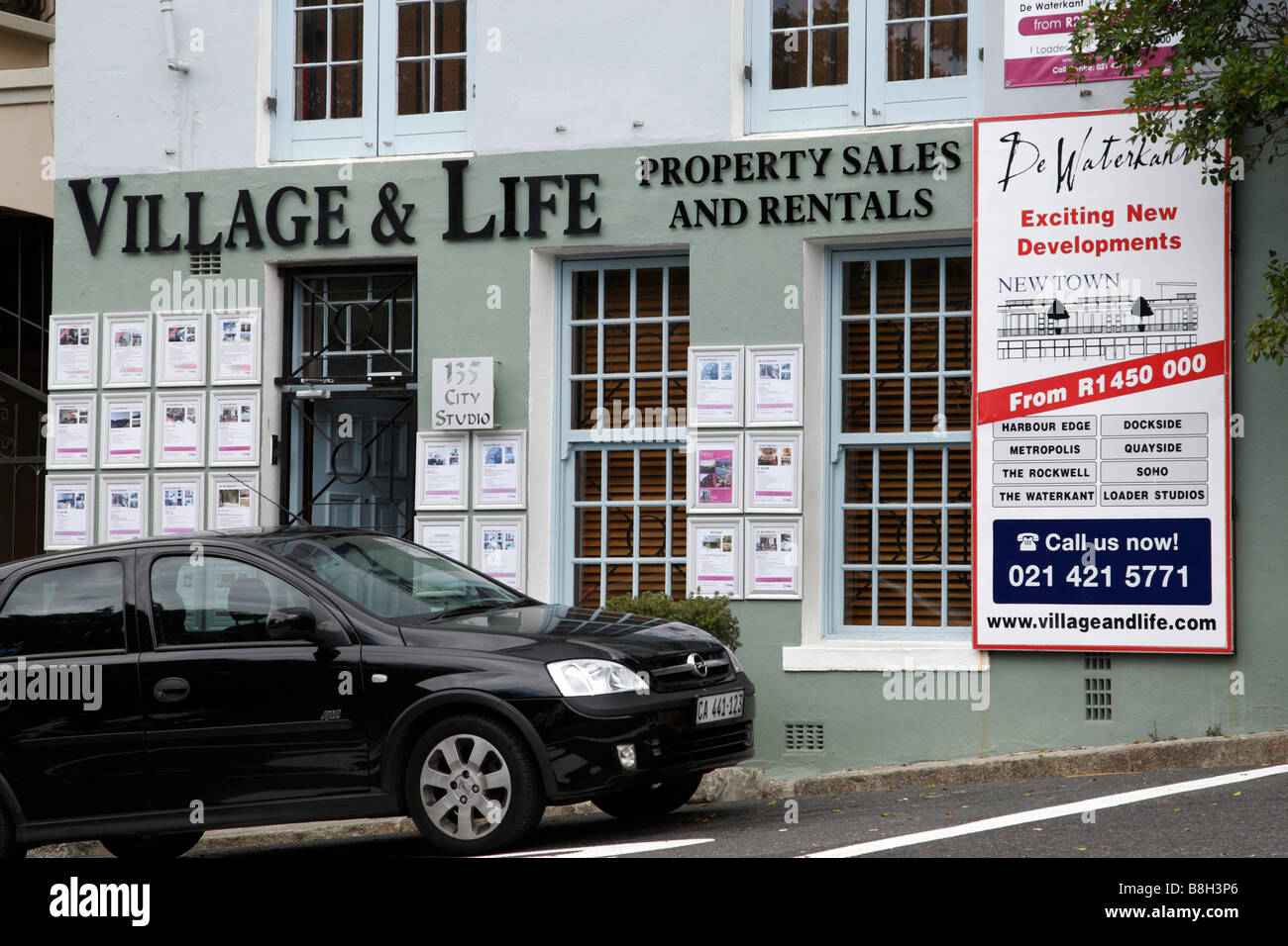 property sales and rentals on the corner of dixon street and waterkant cape town south africa Stock Photo