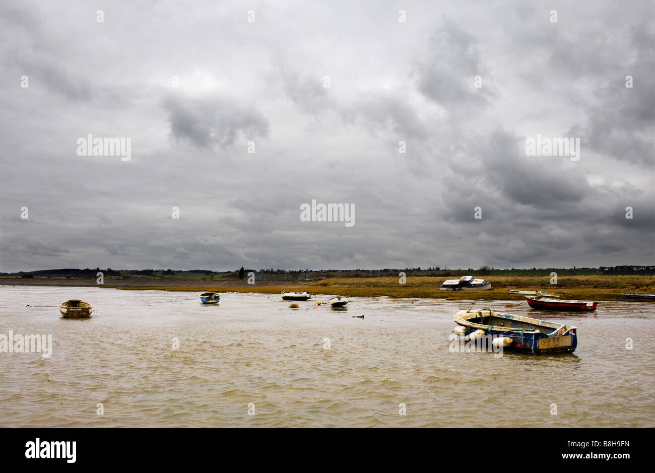 Two boats in thames hi-res stock photography and images - Alamy