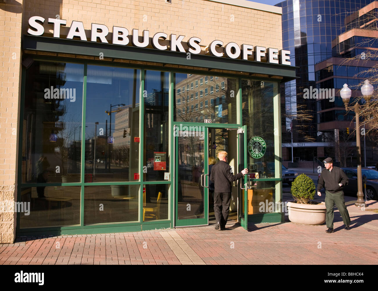 ARLINGTON VIRGINIA USA Starbucks coffee shop and customers entering