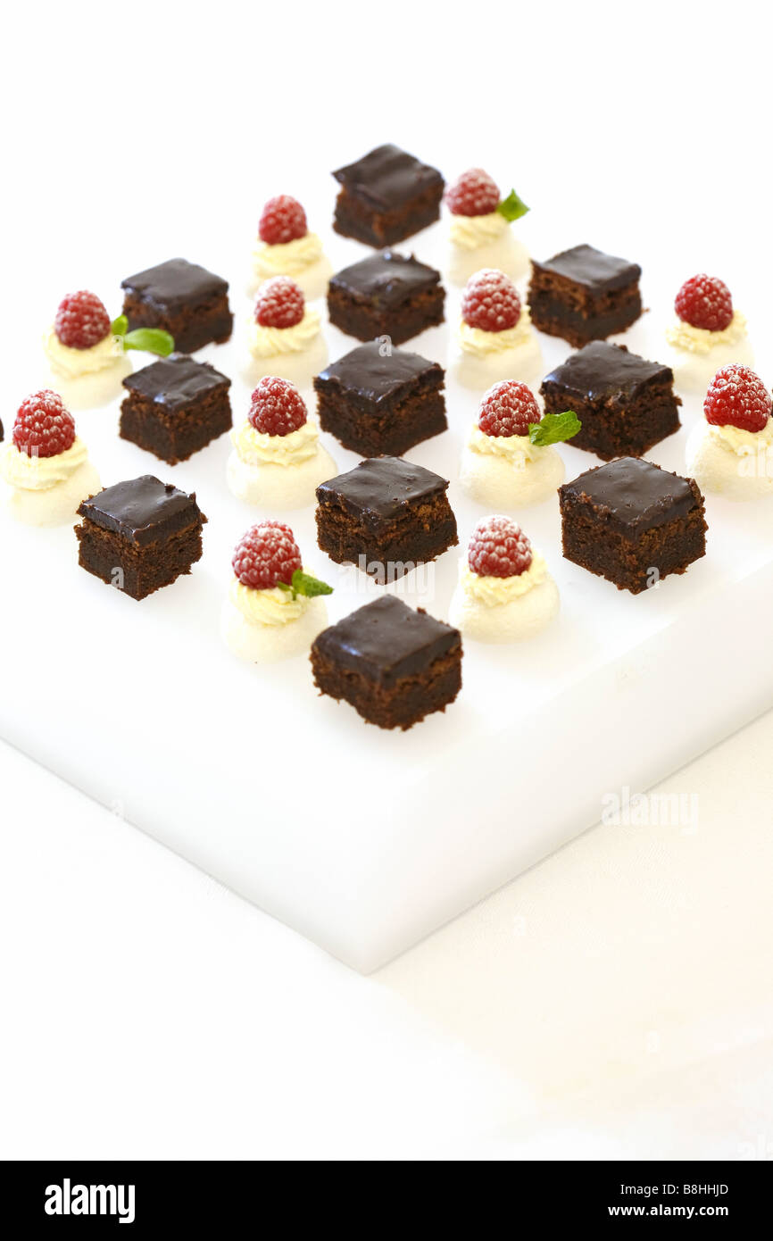Chocolate raspberry squares hi-res stock photography and images - Alamy