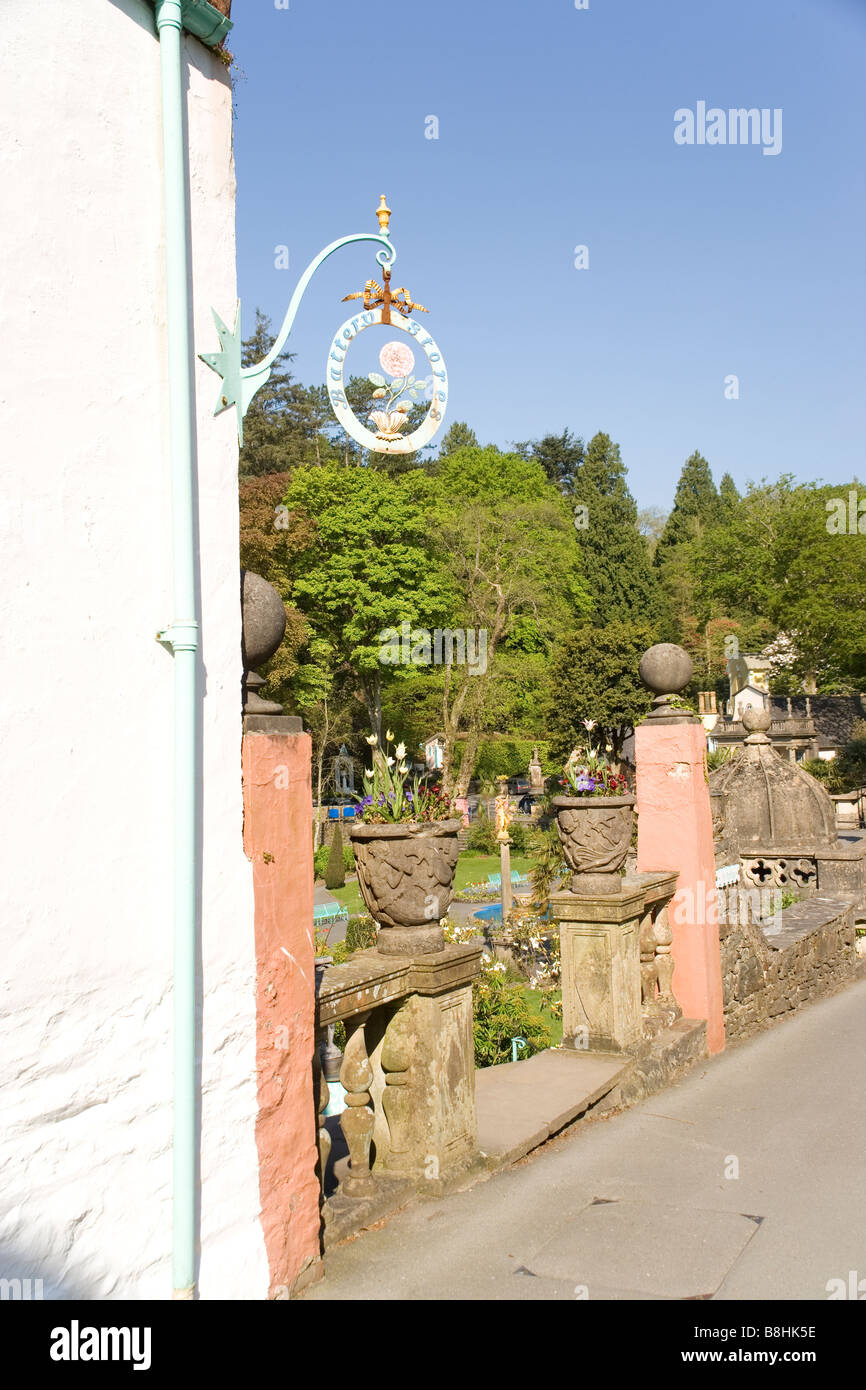 Souvenir shop sign in Battery Square in the Italianate village of