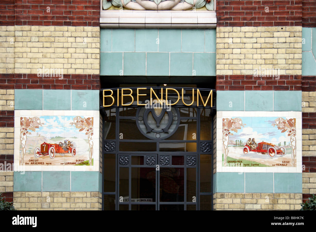 Mosaics beside an entrance to Bibendum, on the Fulham Road, London. Feb 2009 Stock Photo