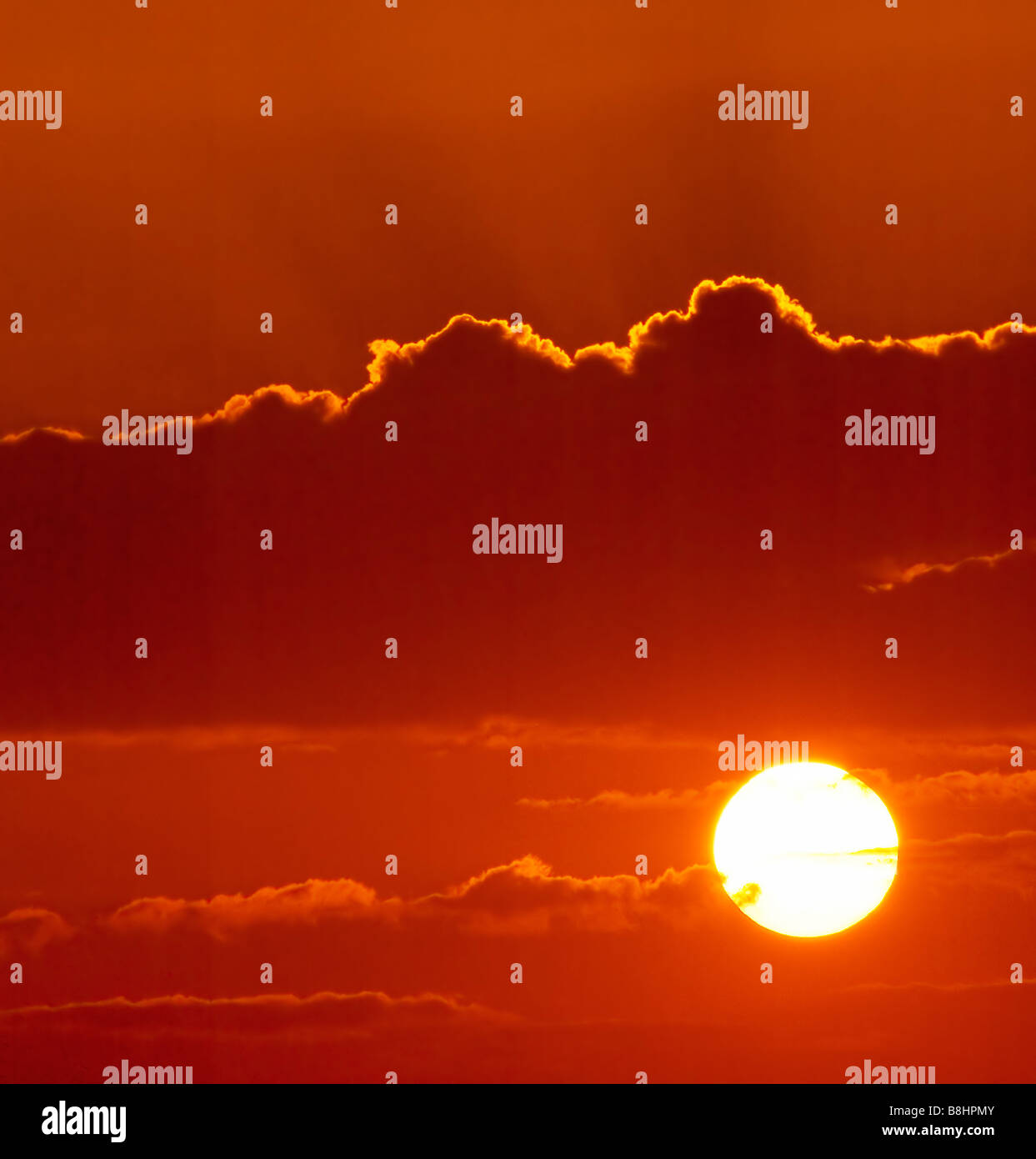 Sunset colors in clouds hi-res stock photography and images - Alamy
